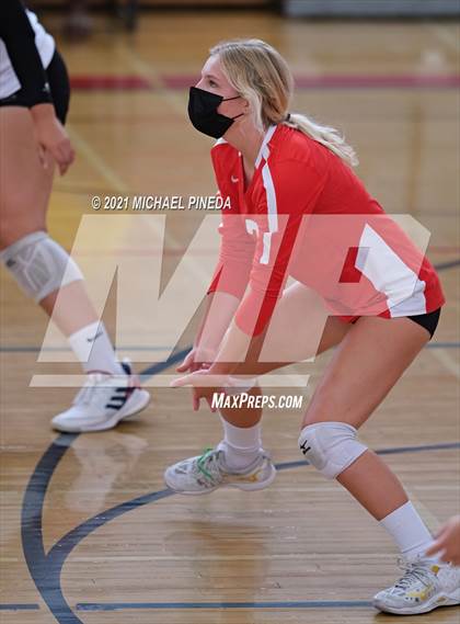 Thumbnail 3 in Huntington Beach vs Redondo Union photogallery.