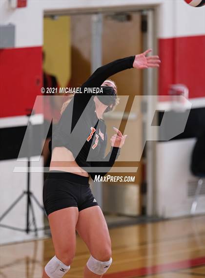 Thumbnail 2 in Huntington Beach vs Redondo Union photogallery.