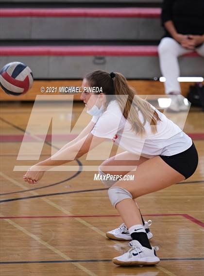 Thumbnail 2 in Huntington Beach vs Redondo Union photogallery.
