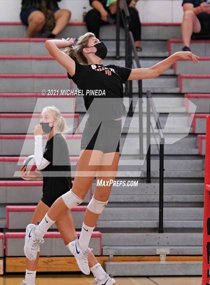 Thumbnail 2 in Huntington Beach vs Redondo Union photogallery.