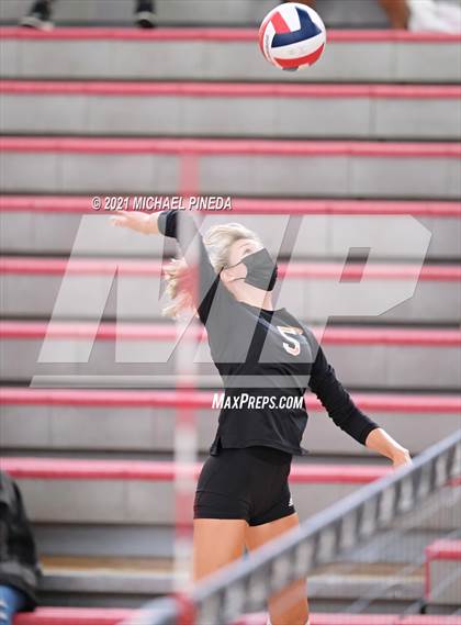 Thumbnail 2 in Huntington Beach vs Redondo Union photogallery.