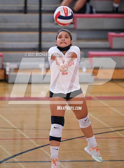 Thumbnail 2 in Huntington Beach vs Redondo Union photogallery.
