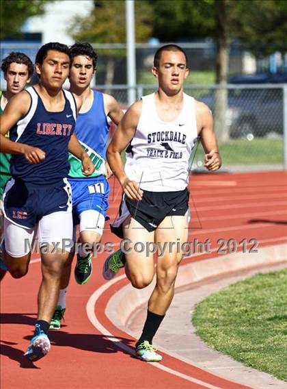 Thumbnail 2 in Titan Top 9 Invitational (Boys 1600m Run) photogallery.
