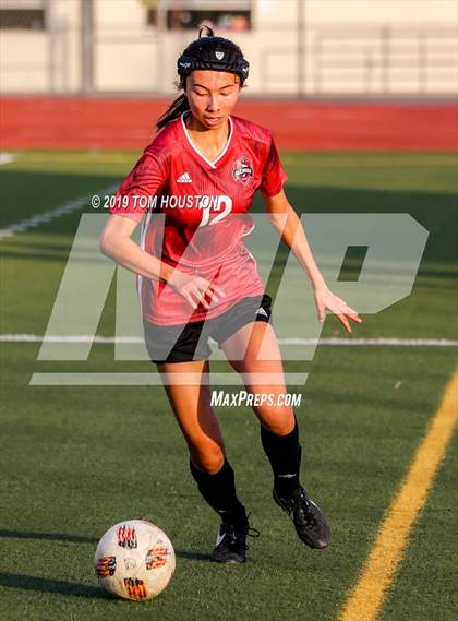 Thumbnail 1 in Glendora vs. La Canada photogallery.