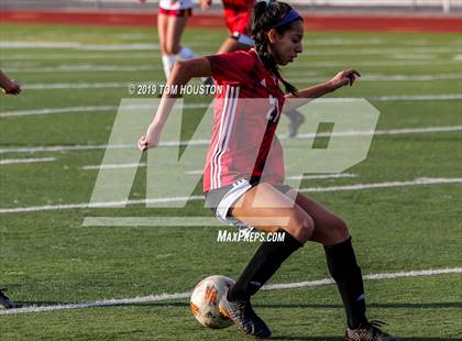 Thumbnail 1 in Glendora vs. La Canada photogallery.