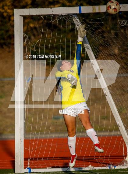 Thumbnail 1 in Glendora vs. La Canada photogallery.