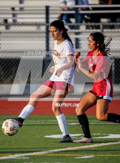 Thumbnail 3 in Glendora vs. La Canada photogallery.