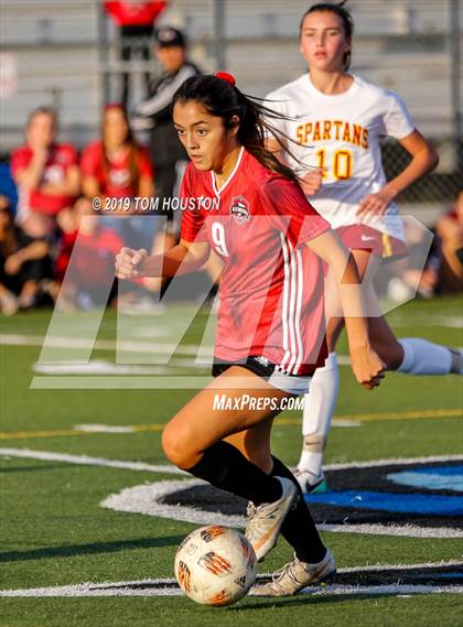 Thumbnail 2 in Glendora vs. La Canada photogallery.