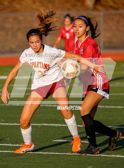 Thumbnail 3 in Glendora vs. La Canada photogallery.