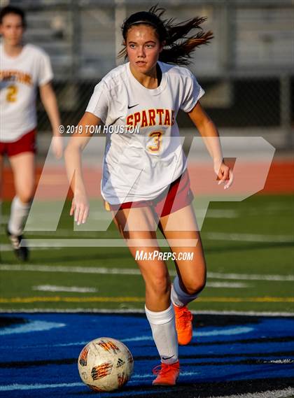 Thumbnail 3 in Glendora vs. La Canada photogallery.