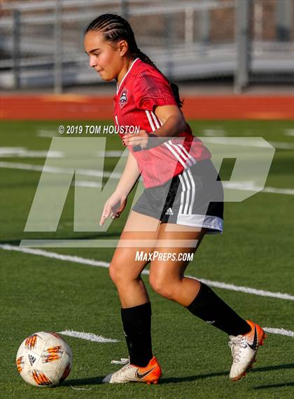 Thumbnail 2 in Glendora vs. La Canada photogallery.