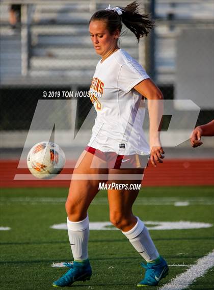 Thumbnail 3 in Glendora vs. La Canada photogallery.