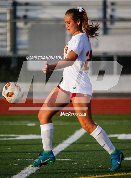 Thumbnail 2 in Glendora vs. La Canada photogallery.