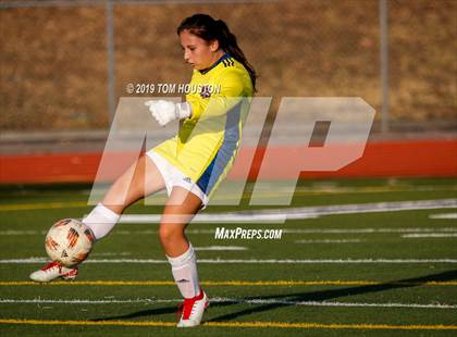 Thumbnail 1 in Glendora vs. La Canada photogallery.