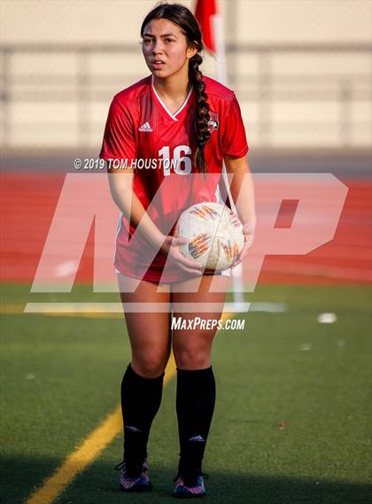 Thumbnail 2 in Glendora vs. La Canada photogallery.