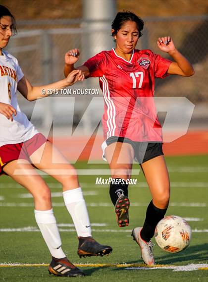 Thumbnail 1 in Glendora vs. La Canada photogallery.