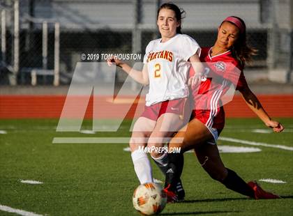 Thumbnail 2 in Glendora vs. La Canada photogallery.