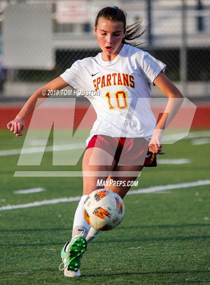 Thumbnail 1 in Glendora vs. La Canada photogallery.