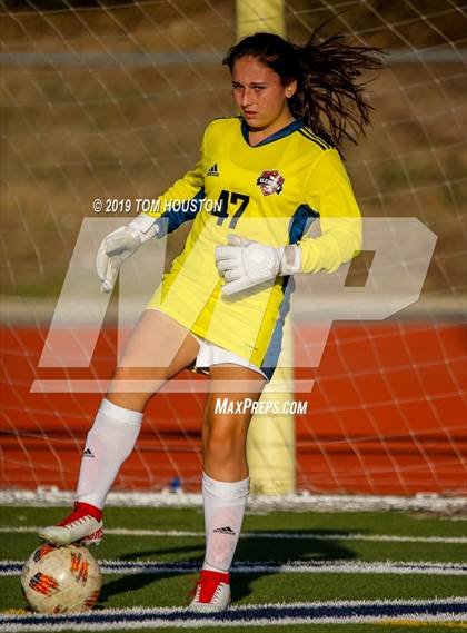 Thumbnail 3 in Glendora vs. La Canada photogallery.