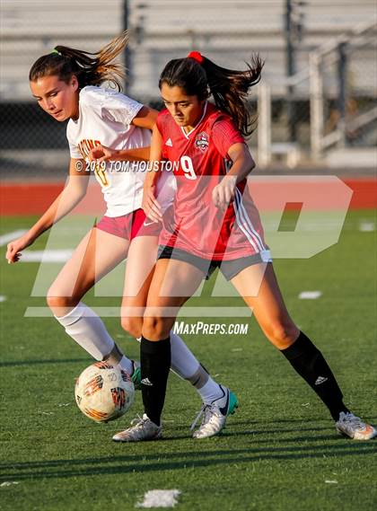 Thumbnail 2 in Glendora vs. La Canada photogallery.