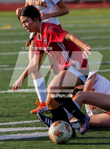 Thumbnail 2 in Glendora vs. La Canada photogallery.