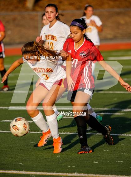Thumbnail 1 in Glendora vs. La Canada photogallery.