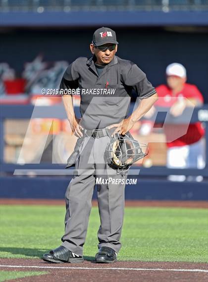 Thumbnail 3 in Kilgore vs. Benbrook Game 1 (UIL 4A Regional Finals) photogallery.