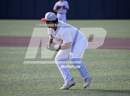 Thumbnail 1 in Kilgore vs. Benbrook Game 1 (UIL 4A Regional Finals) photogallery.