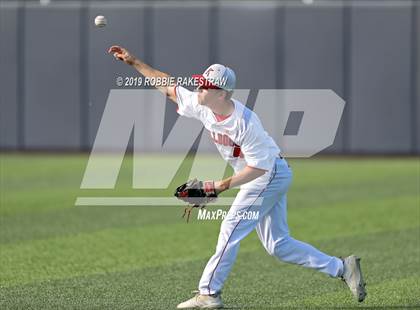 Thumbnail 3 in Kilgore vs. Benbrook Game 1 (UIL 4A Regional Finals) photogallery.