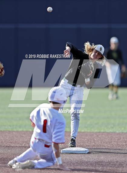 Thumbnail 2 in Kilgore vs. Benbrook Game 1 (UIL 4A Regional Finals) photogallery.
