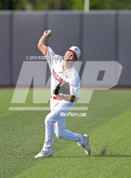 Thumbnail 3 in Kilgore vs. Benbrook Game 1 (UIL 4A Regional Finals) photogallery.