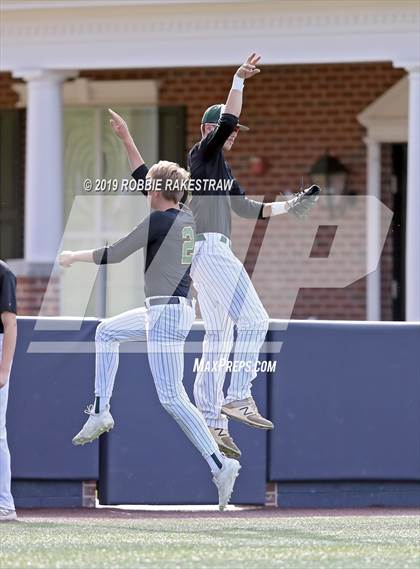 Thumbnail 2 in Kilgore vs. Benbrook Game 1 (UIL 4A Regional Finals) photogallery.