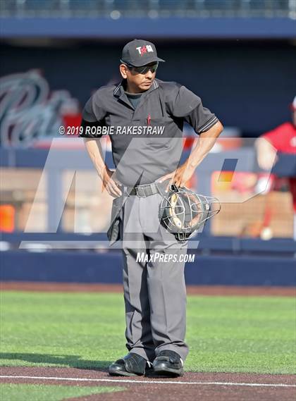 Thumbnail 2 in Kilgore vs. Benbrook Game 1 (UIL 4A Regional Finals) photogallery.
