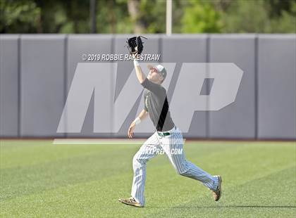 Thumbnail 1 in Kilgore vs. Benbrook Game 1 (UIL 4A Regional Finals) photogallery.