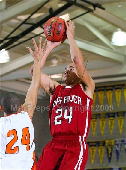 Thumbnail 2 in Roseville vs Bear River (Common Good Classic) photogallery.