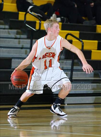 Thumbnail 1 in Roseville vs Bear River (Common Good Classic) photogallery.