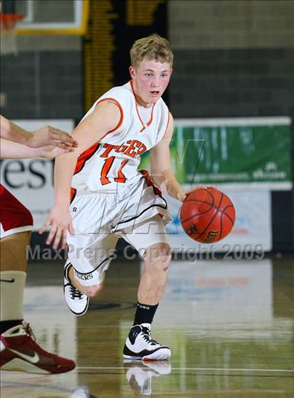 Thumbnail 3 in Roseville vs Bear River (Common Good Classic) photogallery.