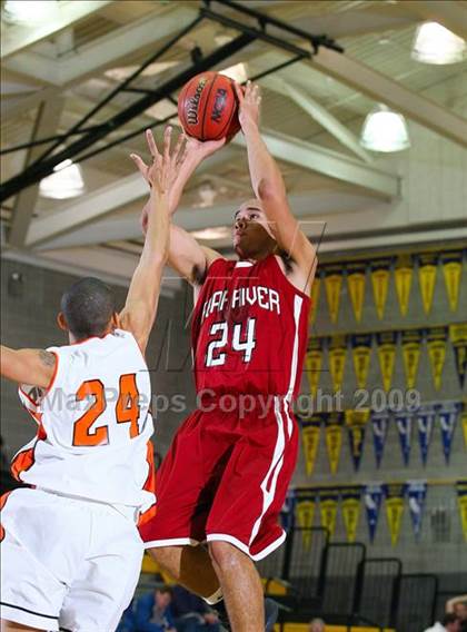 Thumbnail 3 in Roseville vs Bear River (Common Good Classic) photogallery.