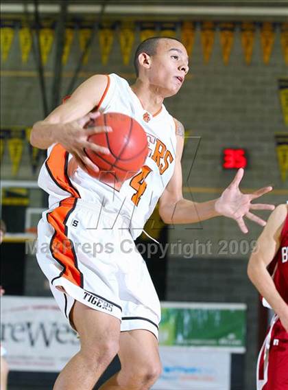 Thumbnail 3 in Roseville vs Bear River (Common Good Classic) photogallery.