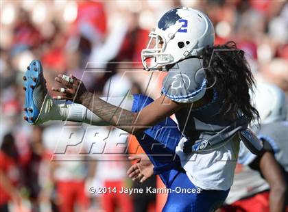Thumbnail 3 in Los Angeles vs Monroe (CIF D3 Final) photogallery.