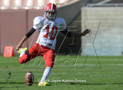 Thumbnail 3 in Los Angeles vs Monroe (CIF D3 Final) photogallery.