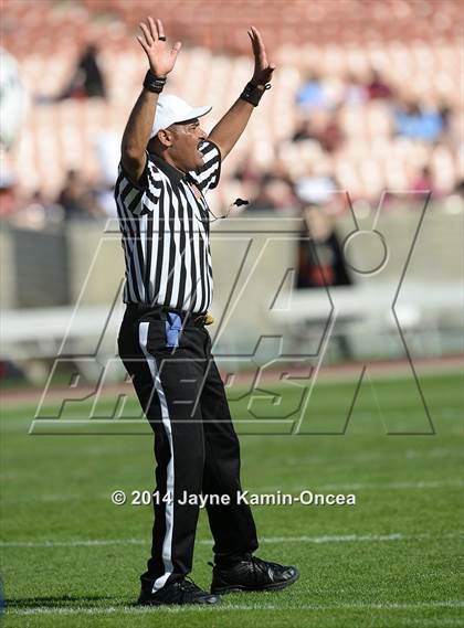Thumbnail 3 in Los Angeles vs Monroe (CIF D3 Final) photogallery.