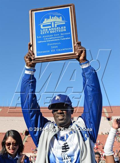 Thumbnail 2 in Los Angeles vs Monroe (CIF D3 Final) photogallery.
