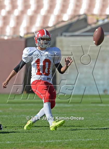 Thumbnail 2 in Los Angeles vs Monroe (CIF D3 Final) photogallery.