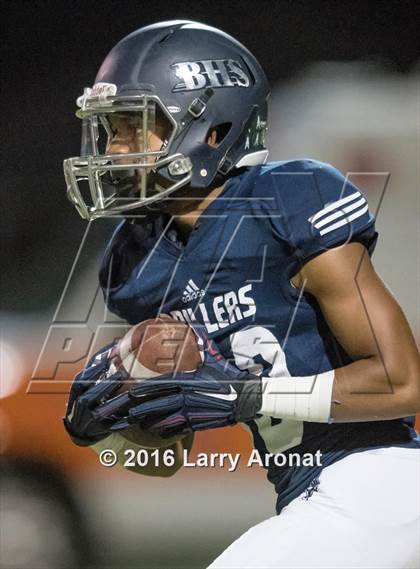 Thumbnail 2 in Valencia vs. Bakersfield photogallery.