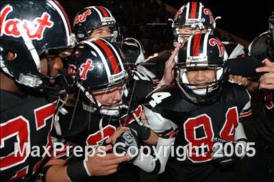 Thumbnail 2 in Mission Viejo vs. Hart (Section Playoffs) photogallery.