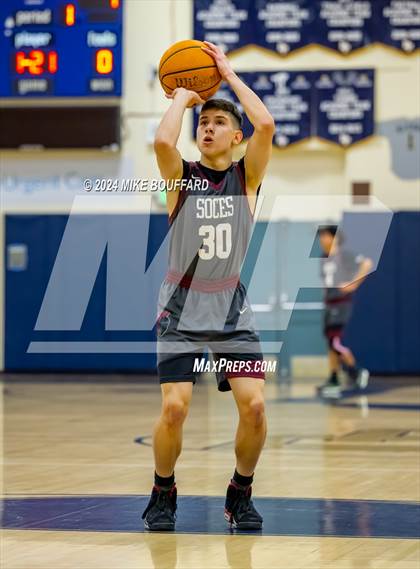 Thumbnail 3 in Sherman Oaks CES vs Bishop Diego (Santa Barbara Holiday Classic) photogallery.
