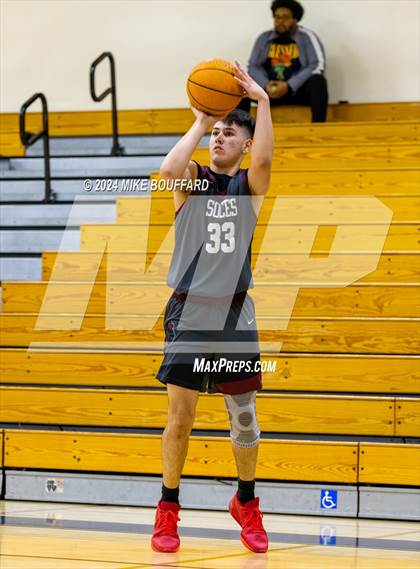 Thumbnail 3 in Sherman Oaks CES vs Bishop Diego (Santa Barbara Holiday Classic) photogallery.