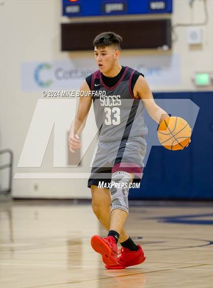 Thumbnail 2 in Sherman Oaks CES vs Bishop Diego (Santa Barbara Holiday Classic) photogallery.