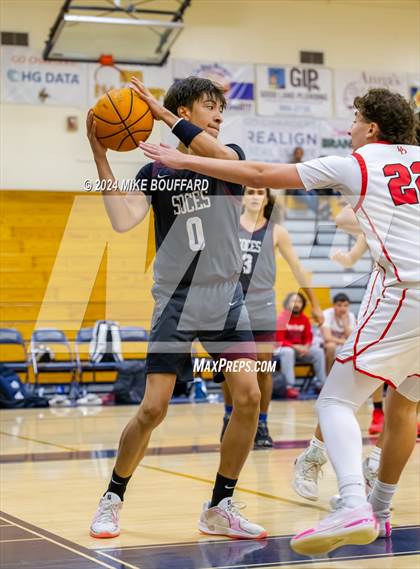 Thumbnail 1 in Sherman Oaks CES vs Bishop Diego (Santa Barbara Holiday Classic) photogallery.